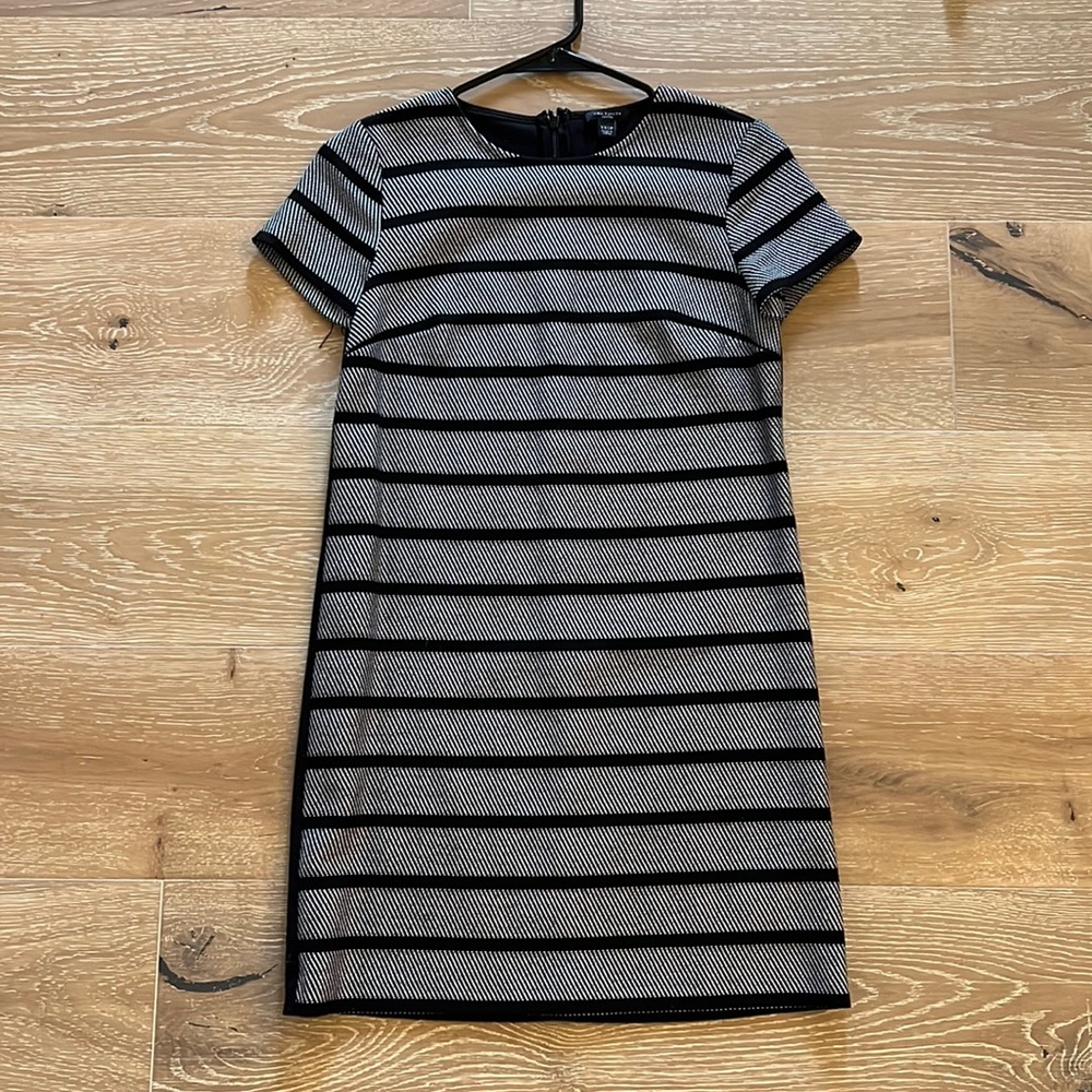 Black and white Ann Taylor shift dress